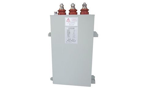 電容器在直流穩(wěn)態(tài)電路中可有電流通過？