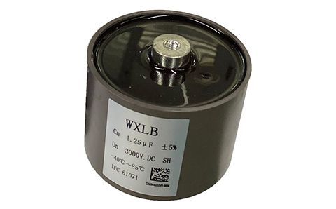 為什么電容器可以濾波直流電壓呢？