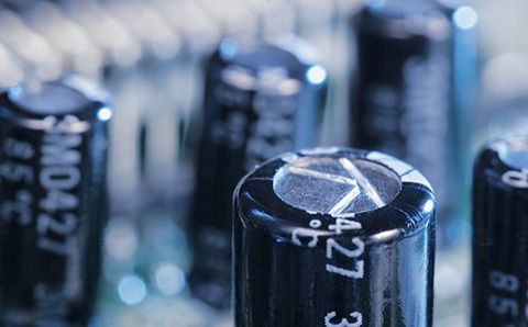 濾波電容器有哪些定點(diǎn)？如何應(yīng)用零件？