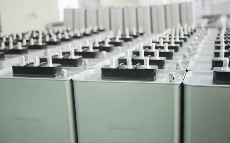 電力電容器組接線應(yīng)遵循哪些原則？